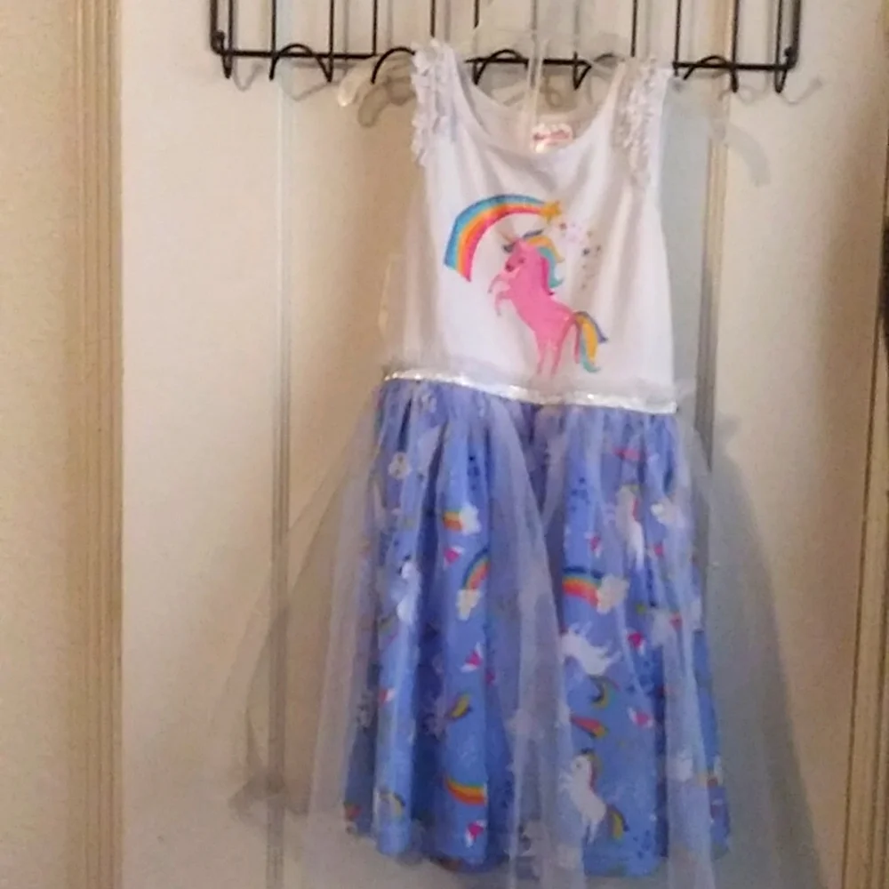 dresses - Picture 1 of 6
